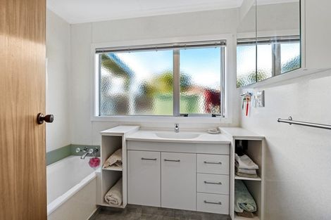 Photo of property in 7 Kamahi Place, Inglewood, 4330