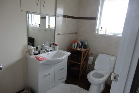 Photo of property in 7a/2 Corrella Road, Belmont, Auckland, 0622