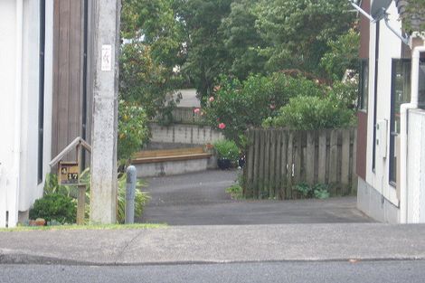 Photo of property in 2/17 Waterloo Road, Milford, Auckland, 0620