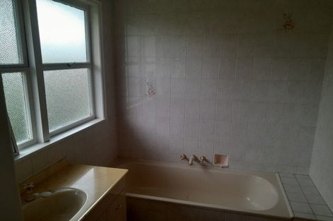 Photo of property in 35 Holland Road, Hillcrest, Auckland, 0627