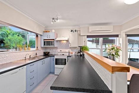 Photo of property in 19 Hartley Terrace, Massey, Auckland, 0614