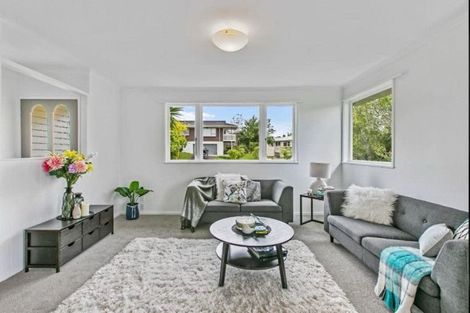 Photo of property in 2/70 Sycamore Drive, Sunnynook, Auckland, 0620