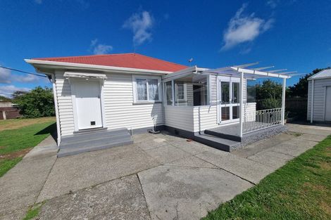 Photo of property in 122 Tiro Tiro Road, Levin, 5510