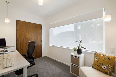 Photo of property in 8 Riviera Place, Hauraki, Auckland, 0622