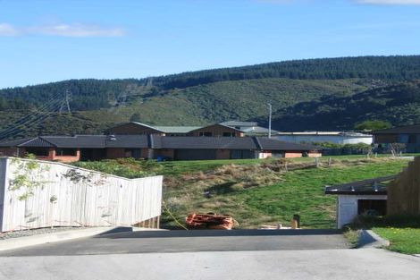 Photo of property in 130 Kirton Drive, Riverstone Terraces, Upper Hutt, 5018