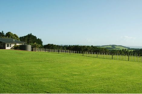 Photo of property in 79 Fuller Road, South Head, Helensville, 0874
