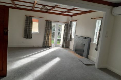 Photo of property in 94 Queen Street, Waiuku, 2123