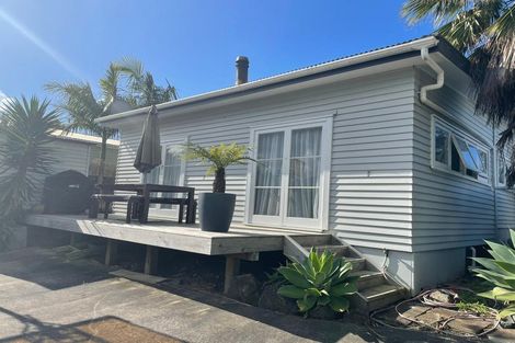 Photo of property in 29 Penton Road, Stanmore Bay, Whangaparaoa, 0932