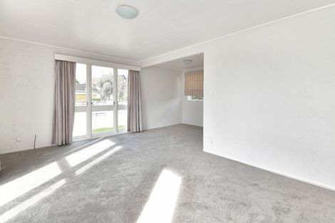 Photo of property in 5 Walton Street, Red Beach, 0932