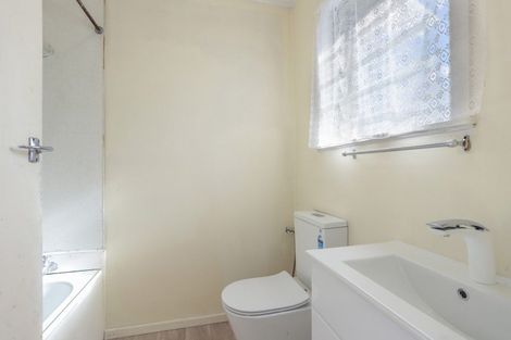 Photo of property in 8 Westward Ho, Glen Eden, Auckland, 0602