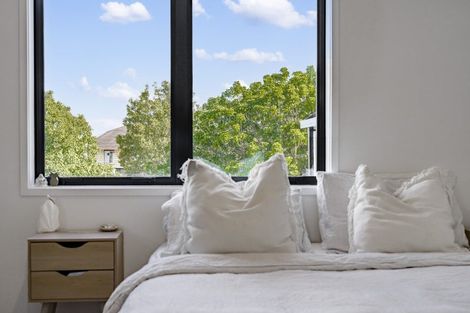 Photo of property in 6a Saint Jerome Avenue, Te Atatu Peninsula, Auckland, 0610