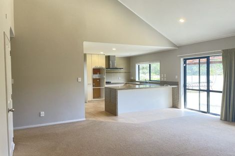 Photo of property in 16 Yarlside Place, Northpark, Auckland, 2013