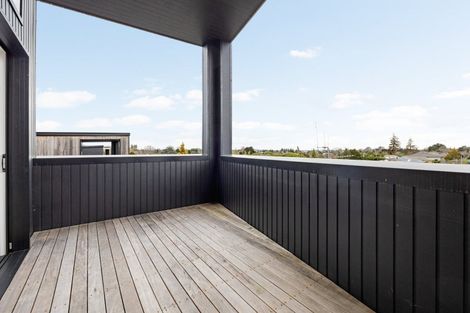 Photo of property in 2/7 Tarbett Road, Hillcrest, Hamilton, 3216
