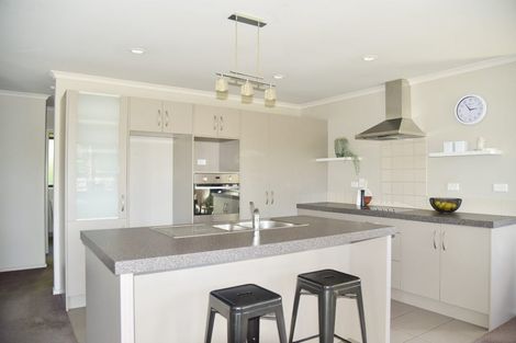 Photo of property in 112 Saint James Drive, Huntington, Hamilton, 3210