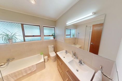 Photo of property in 70 Exeter Crescent, Springvale, Whanganui, 4501