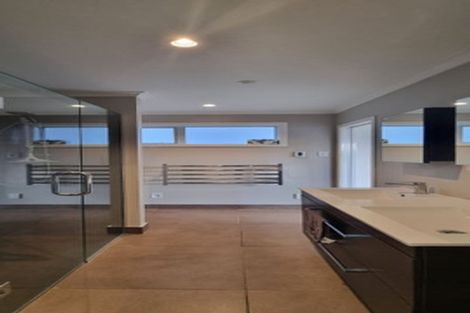 Photo of property in 17 Bevyn Street, Castor Bay, Auckland, 0620