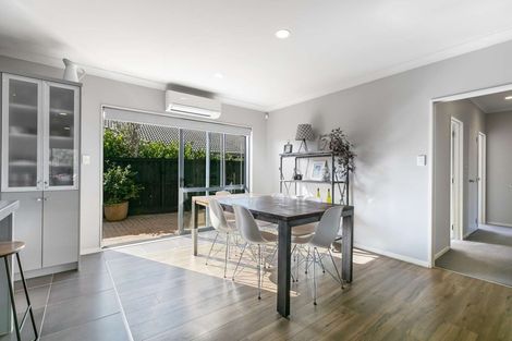 Photo of property in 56 Stranraer Crescent, Wattle Downs, Auckland, 2103