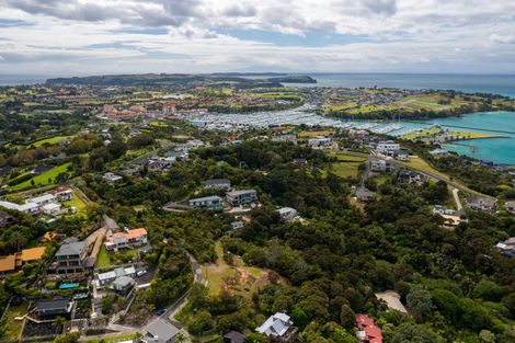 Photo of property in 81 Roberts Road, Matakatia, Whangaparaoa, 0930