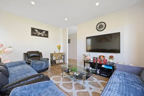 Photo of property in 12 Korowhiti Road, Clarks Beach, 2122
