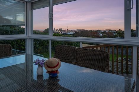 Photo of property in 26 Waimana Avenue, Northcote Point, Auckland, 0627