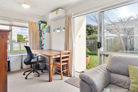 Photo of property in 10/154f Onepu Road, Lyall Bay, Wellington, 6022