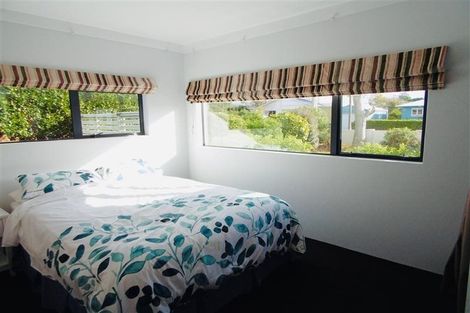 Photo of property in 3 Manu Crescent, Upper Vogeltown, New Plymouth, 4310
