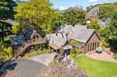 Photo of property in 9 Karaka Grove, Waikanae, 5036