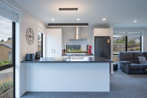 Photo of property in 25 Huntaway Close, Stoke, Nelson, 7011