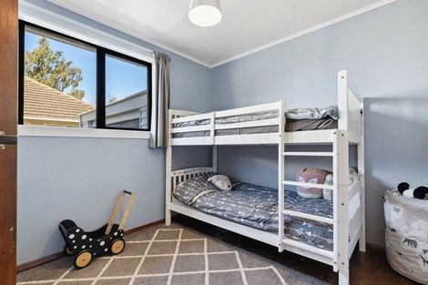 Photo of property in 2/7 Wilmot Street, Northcote, Christchurch, 8052