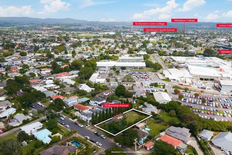 Photo of property in 70 Buscomb Avenue, Henderson, Auckland, 0610