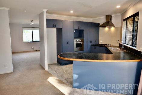 Photo of property in 11 Cognac Place, Henderson, Auckland, 0612