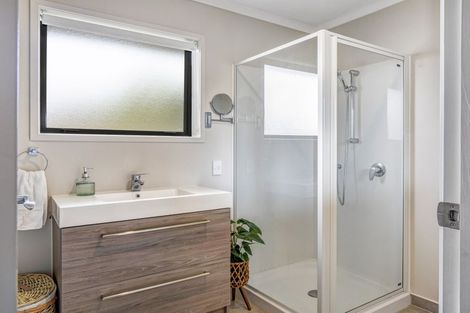 Photo of property in 1a Alexander Place, Otaki, 5512