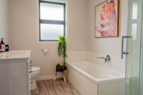 Photo of property in 9 Tukare Loop, Te Anau, 9600