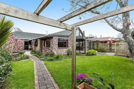 Photo of property in 3 Rennell Street, Frankleigh Park, New Plymouth, 4310