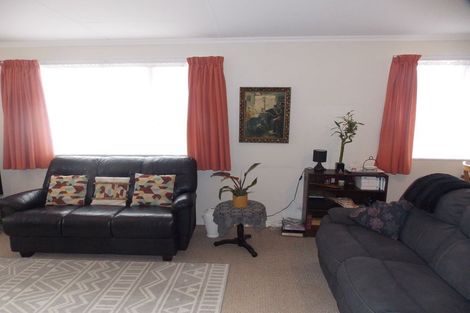 Photo of property in 31 Hillcrest Drive, Kelvin Grove, Palmerston North, 4414