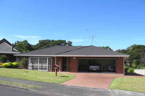 Photo of property in 8 Highwood Grove, Torbay, Auckland, 0630