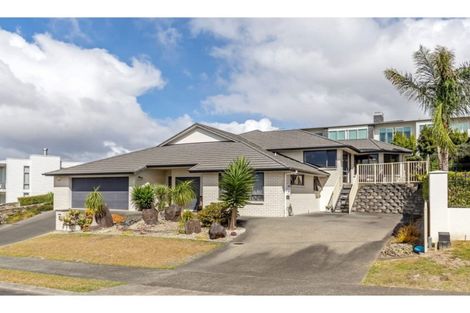 Photo of property in 66 Grovenor Drive, Orewa, 0931
