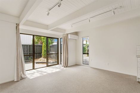 Photo of property in 99 Mandeville Street, Riccarton, Christchurch, 8011