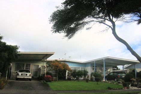 Photo of property in 6a Hollows Crescent, Takaro, Palmerston North, 4412