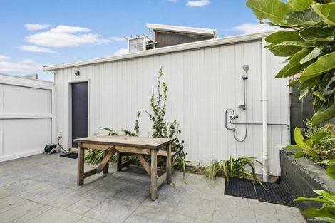 Photo of property in 96 Lyall Parade, Lyall Bay, Wellington, 6022