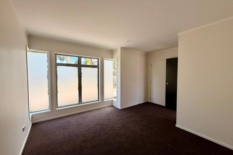 Photo of property in 4/143a Wiseley Road, West Harbour, Auckland, 0618