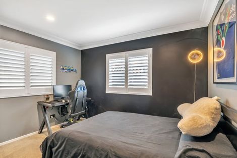 Photo of property in 3 San Ambrosio Rise, Henderson, Auckland, 0612