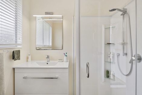 Photo of property in 10f1 Camrose Grove, Kingston, Wellington, 6021