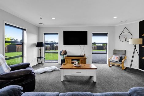 Photo of property in 34 Mercade Close, Stratford, 4332