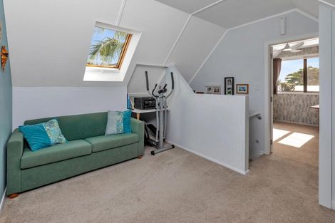 Photo of property in 1 Ishtar Place, One Tree Point, 0118