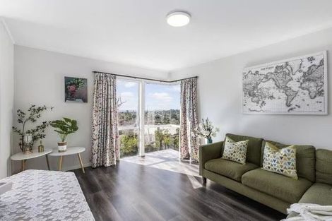 Photo of property in 22 Cairnbrae Court, Northcross, Auckland, 0632