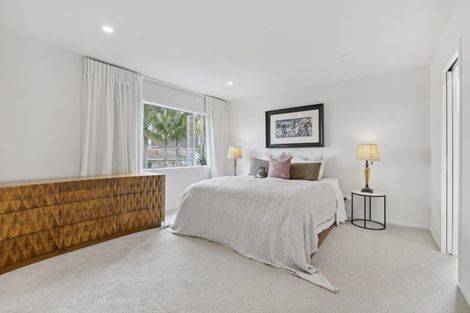 Photo of property in 2/4 Richards Avenue, Forrest Hill, Auckland, 0620