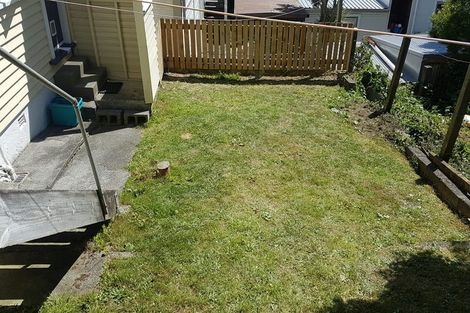 Photo of property in 85 Northland Road, Northland, Wellington, 6012