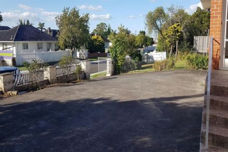 Photo of property in 12 Mickle Street, Te Atatu South, Auckland, 0610