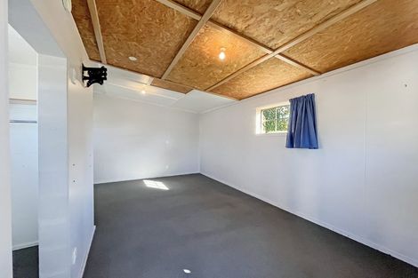 Photo of property in 16 Shamrock Street, Takaro, Palmerston North, 4412